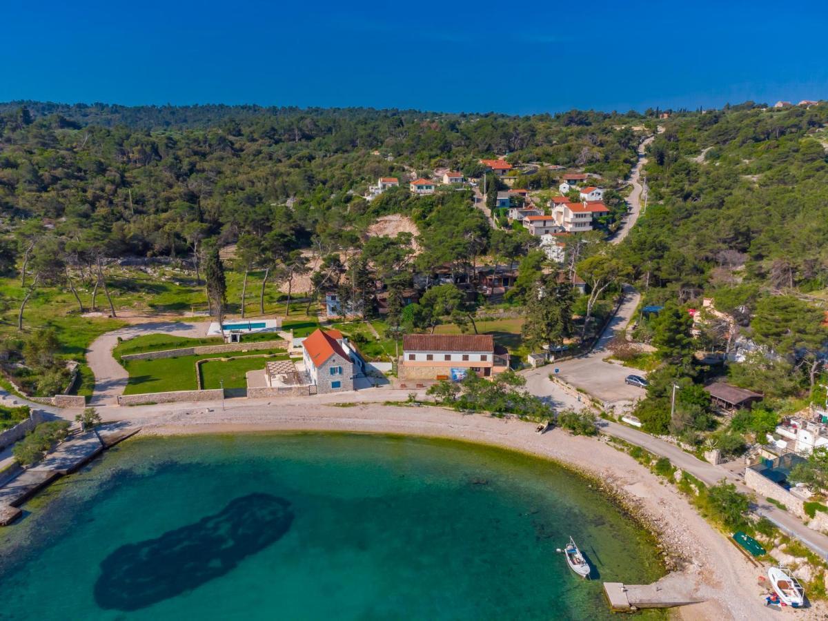Uniquely Designed Villa Ivana With Outdoor Jacuzzi Nearby The Pebble Banje Beach At The Island Of Solta Rogač Exterior foto